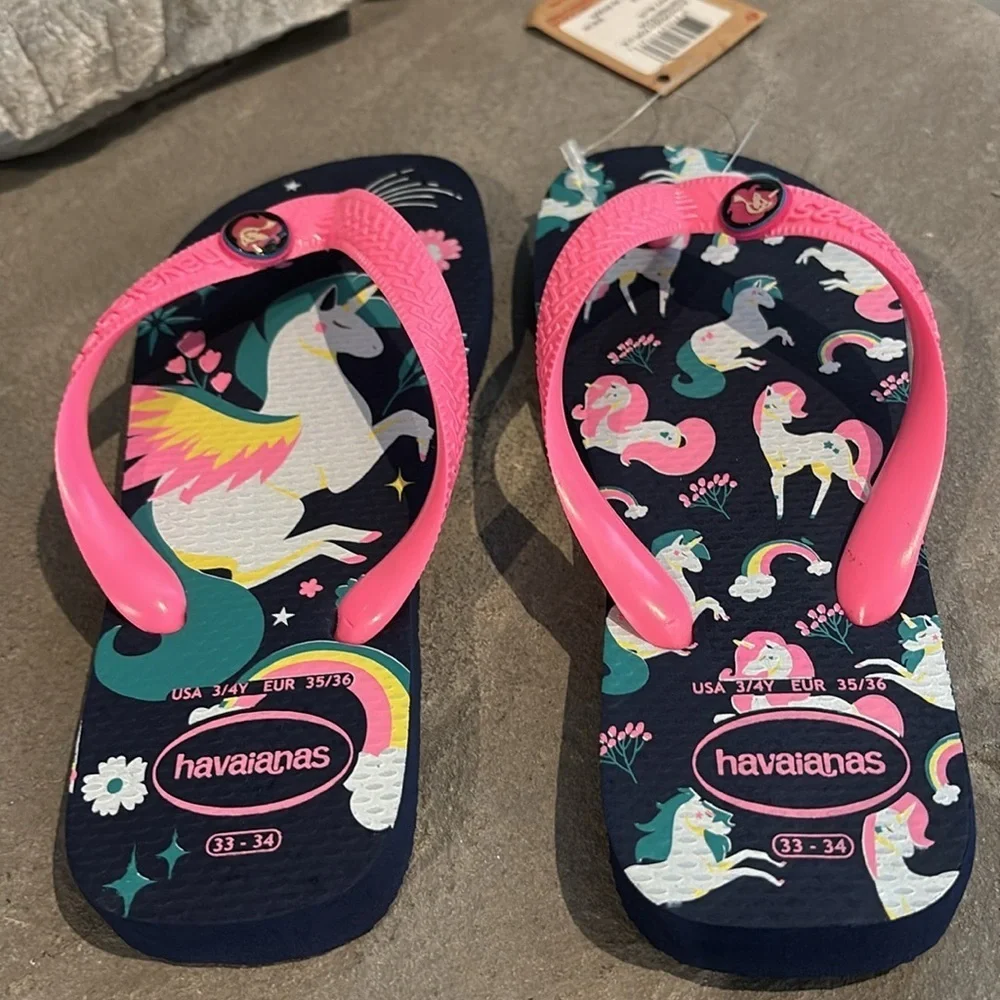 Havaianas Unicorn print thong,textured rice pattern rugged sole,summer flip flop